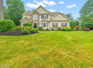 31 Wishing Well Ln, Rexford, NY 12148