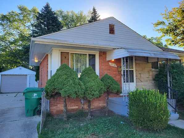 22056 Piper Ave, Eastpointe, MI 48021