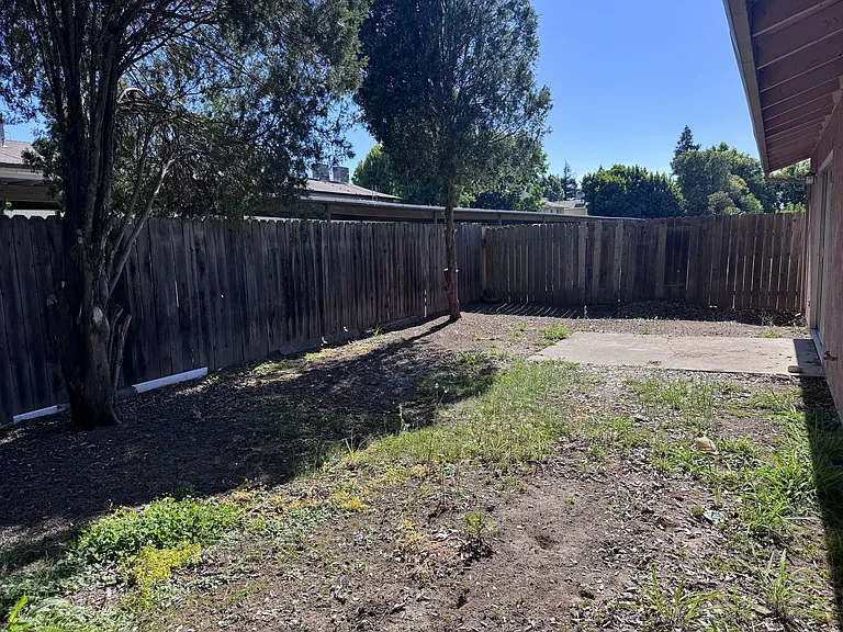1138 Forestwood Dr — Photo 17