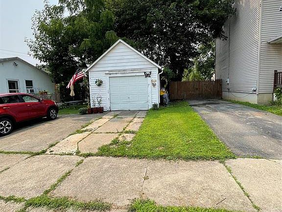 5th image of 1811 Watson Blvd