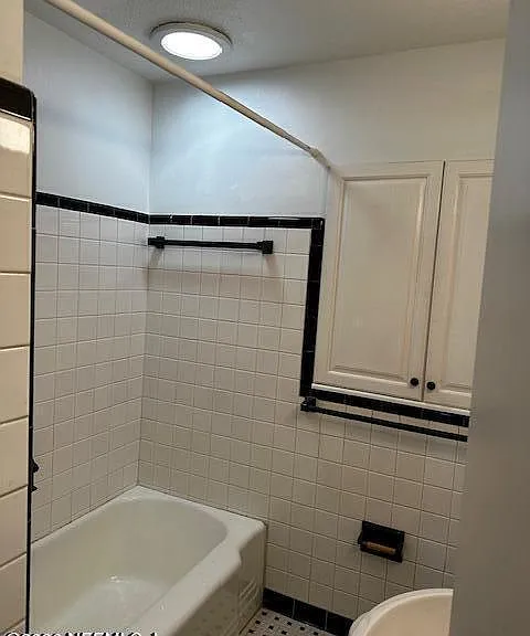 1012 N 6th Ave — Photo 9