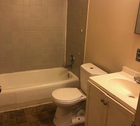 5th image of 126 S Franklin St #22
