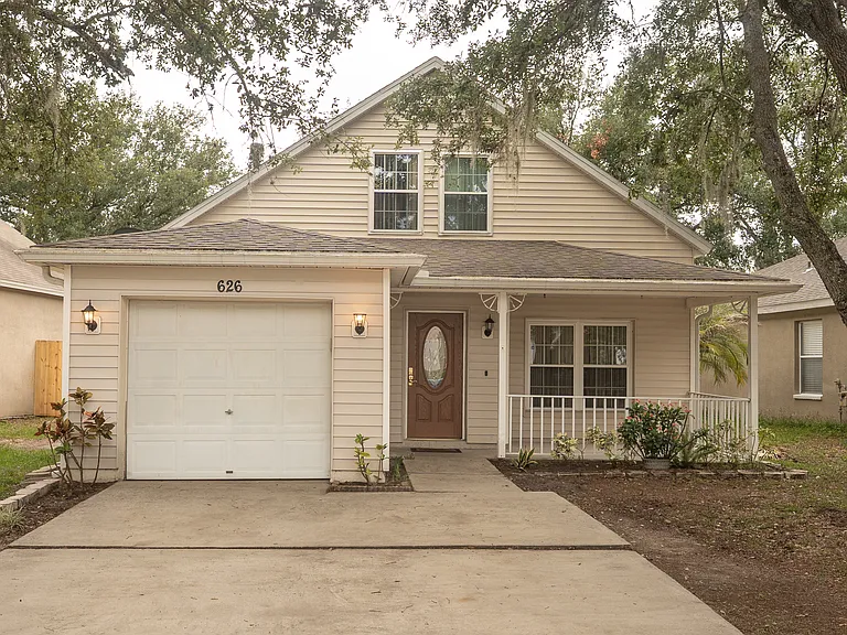 1 Garage, Driveway is big enough to park 4 cars.