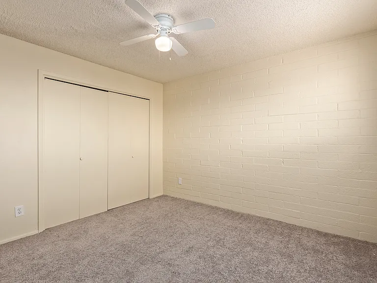 3415 E Earll Dr. — Photo 17