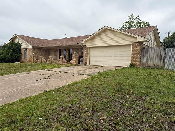 2nd image of 1419 Meadowbrook Ln