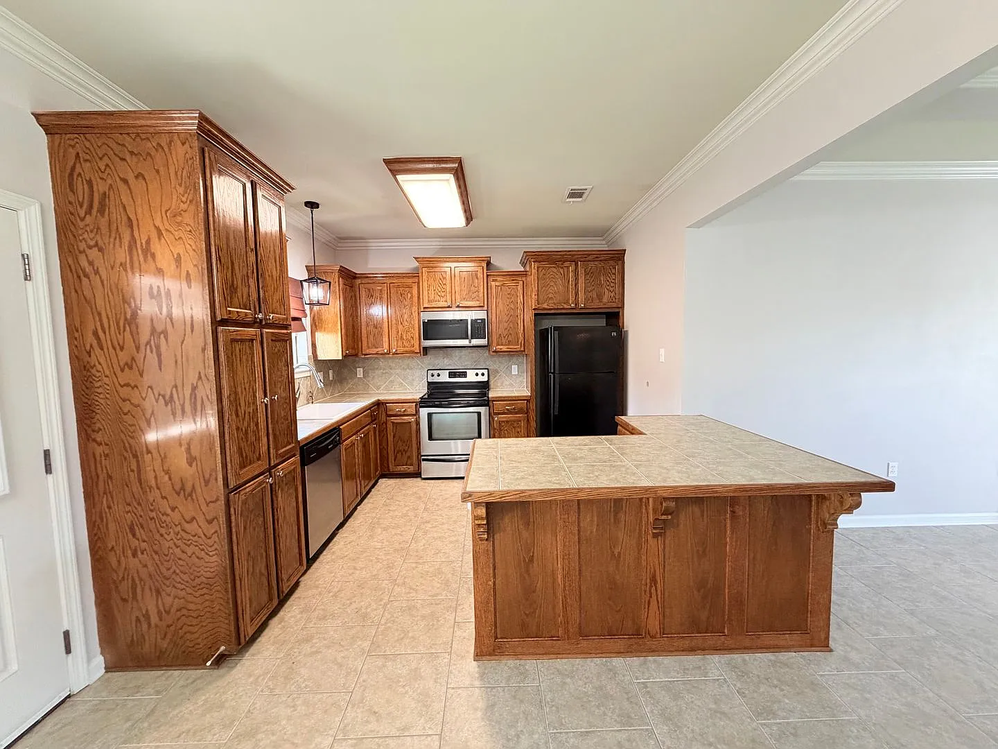 Coldwater Landing Ave 40325 — Photo 2