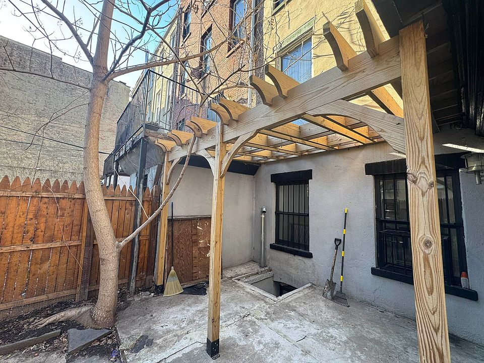 1st image of 212 Hancock St