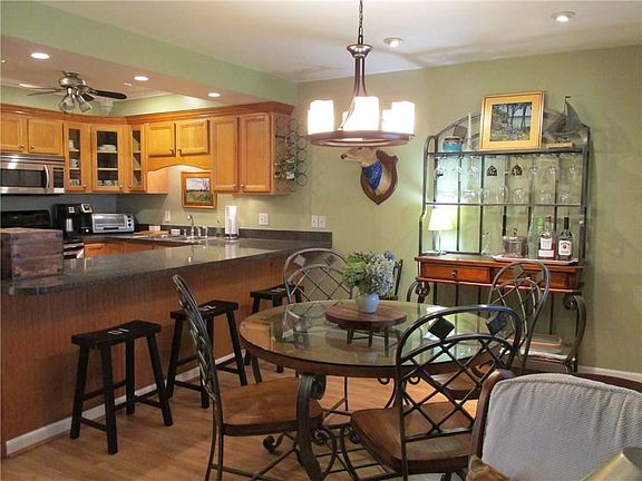 5th image of 502 Edgewater Dr #F2