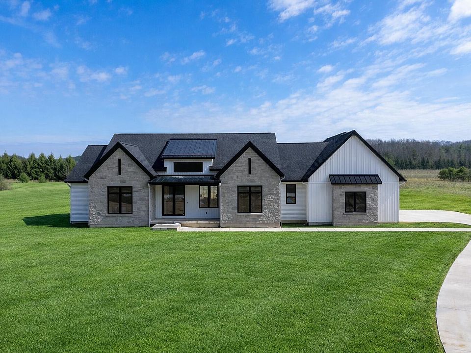 1st image of 61121 Airpark Ln