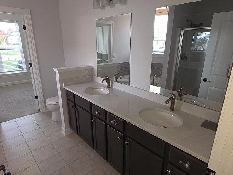 W239N3743 River Birch Ct — Photo 14