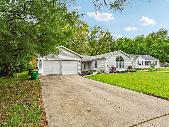 3rd image of 2846 Stark Dr