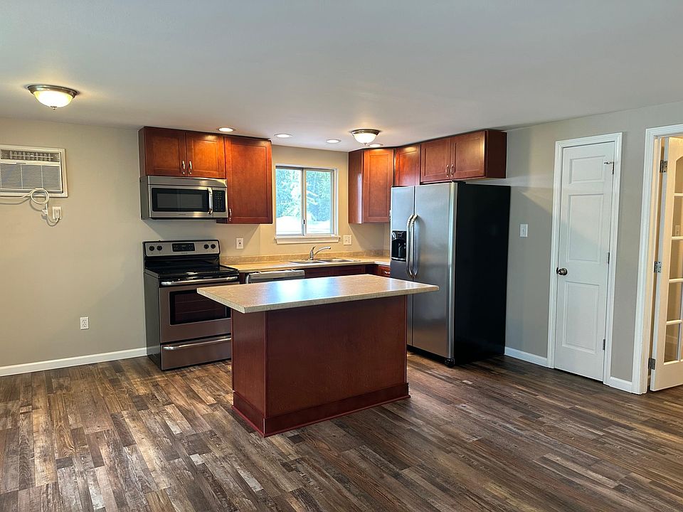 New Kitchen! Open Concept!