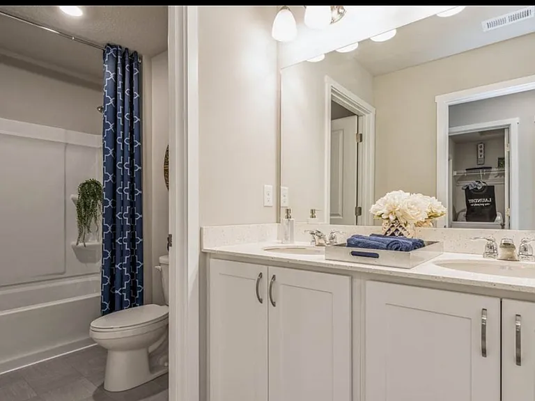 1215 NW Williamsburg Ln — Photo 10
