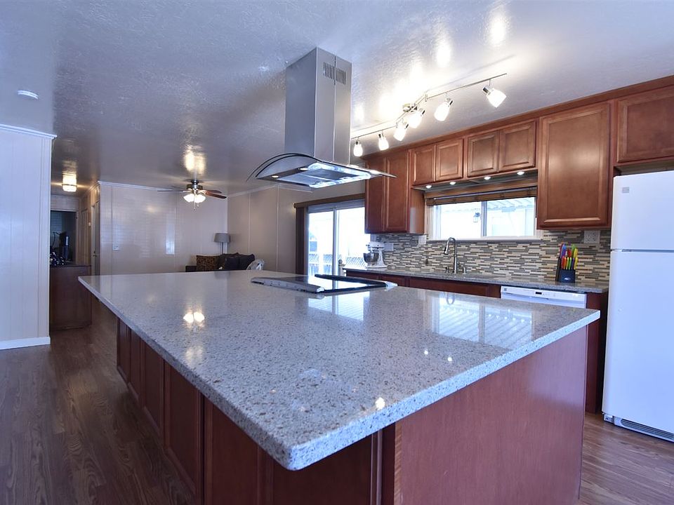 1st image of 185 Medina Dr