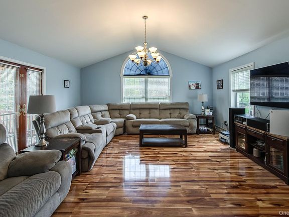 4th image of 164 Bloomer Road