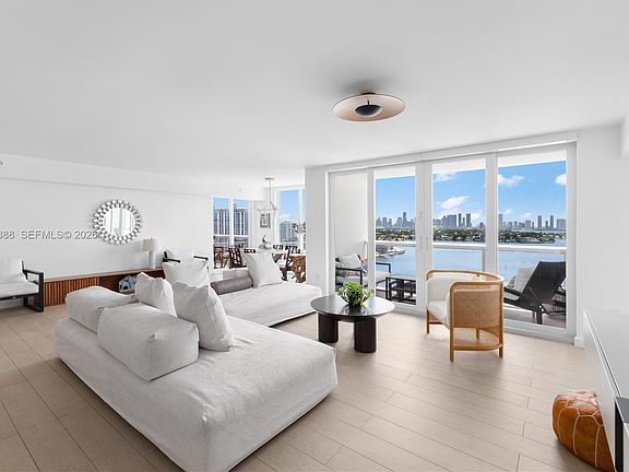 4th image of 1800 Sunset Harbour Dr Suite 1612