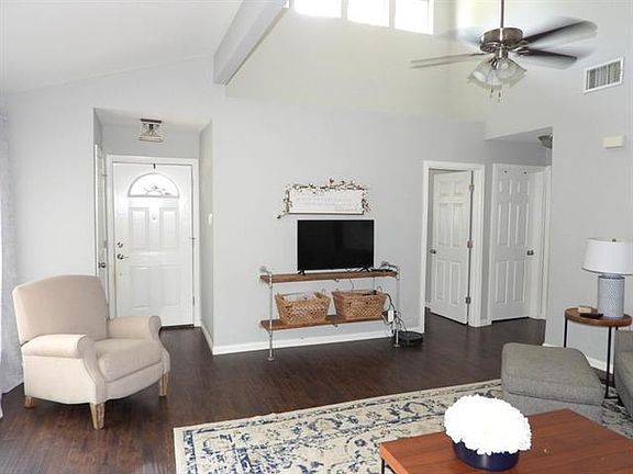 2nd image of 2422 Sendero Trl