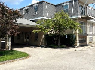 165 Thierman Ln APT 104, Saint Matthews, KY 40207