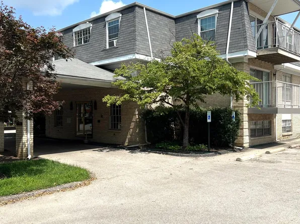 165 Thierman Ln APT 104, Saint Matthews, KY 40207