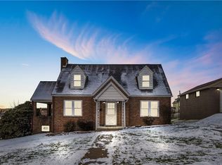 114 S 8th St, Youngwood, PA 15697