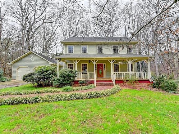 2nd image of 845 Lauren Ct