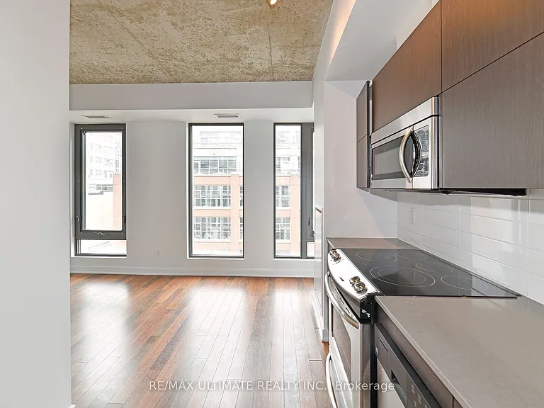32 Camden St #701 — Photo 2
