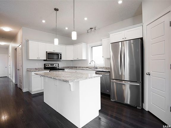 4th image of 646 Kolynchuk COURT