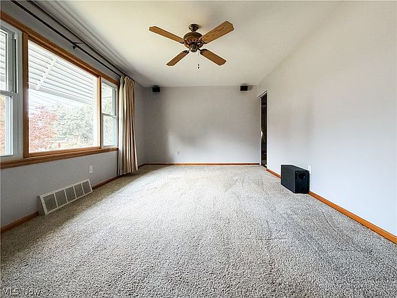 4th image of 15357 Rademaker Blvd