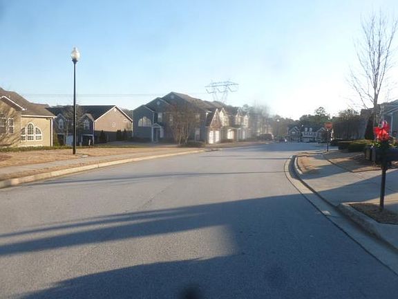 5th image of 943 Pierce Ivy Ct