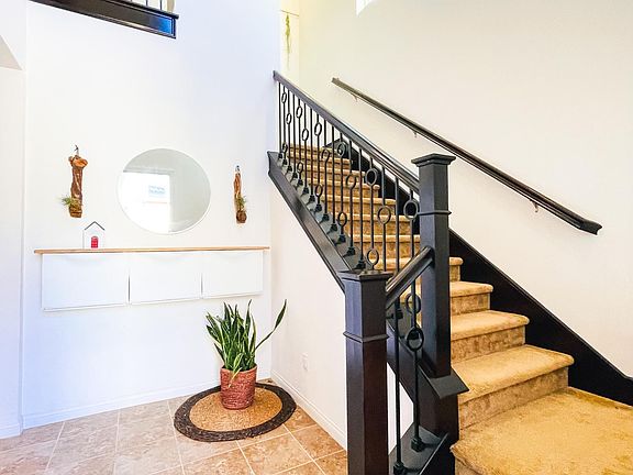 Entrance view and stairs