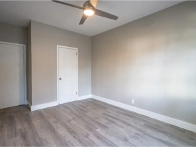 715 Michigan Ave #4 — Photo 6