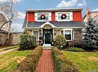 149 Raymond St, Rockville Centre, NY 11570