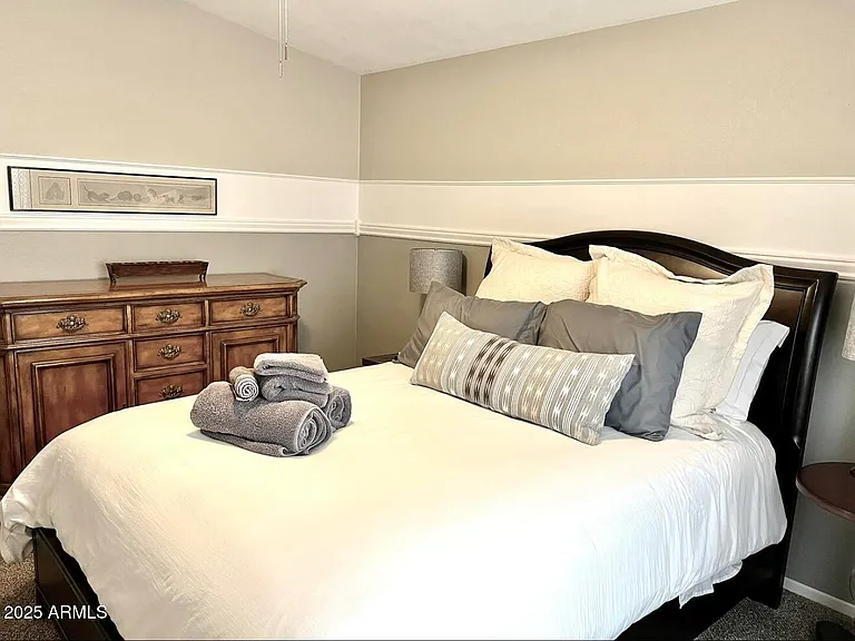 5824 E Montgomery Rd — Photo 47