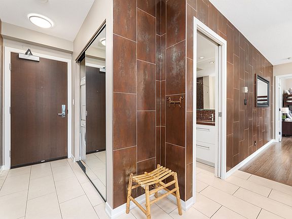 5th image of 833 Homer St #809