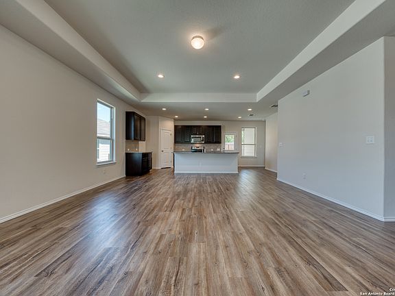 5th image of 11130 Pomona Park