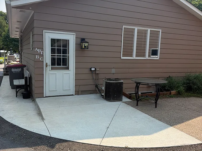 750 Franklin Ave — Photo 25