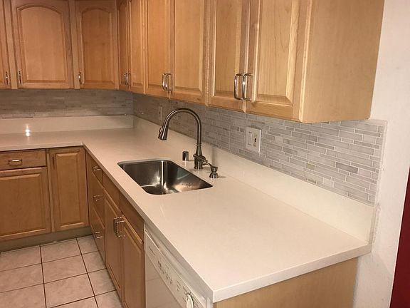 3rd image of 3325 Bagley Ave APT 104