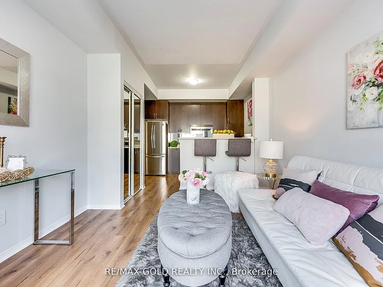 60 Fairwood Cir #88 — Photo 5