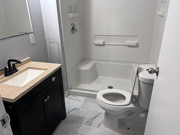 2nd image of 3251 W 54th St