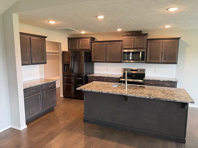 730 E Penzance Cir — Photo 4