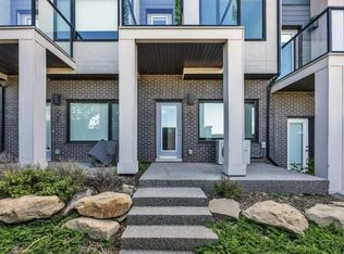 218 NE Sherwood Sq NW #903, Calgary, AB T3R0Y2
