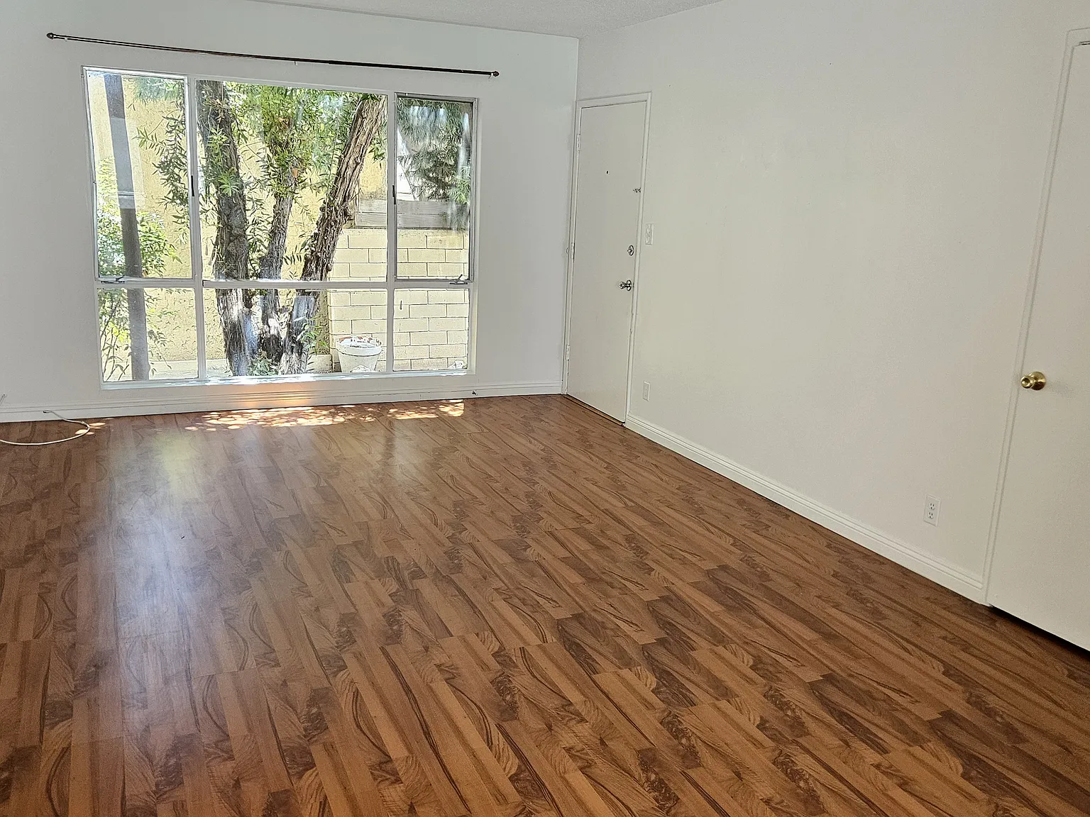 2 bed, 800 sqft, $2,650 — Photo 2