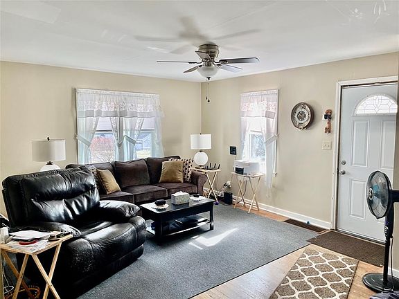 2nd image of 534 Woodford Ave