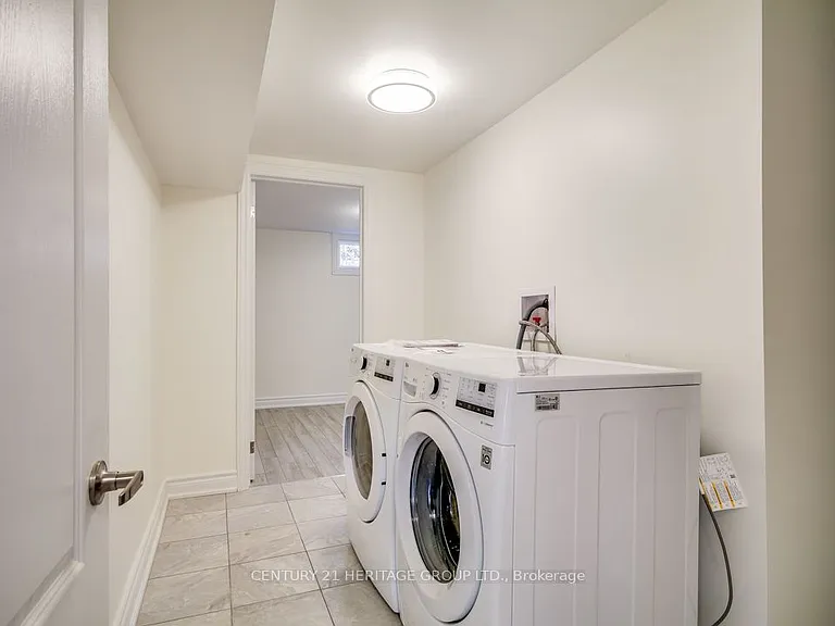 293 Labrador Dr #B — Photo 10