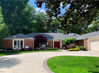 10800 Creek Moss Ln, Strongsville, OH 44149