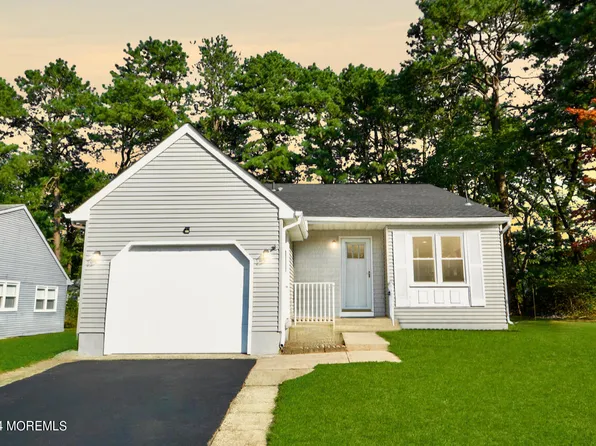 32 Falmouth Avenue, Whiting, NJ 08759