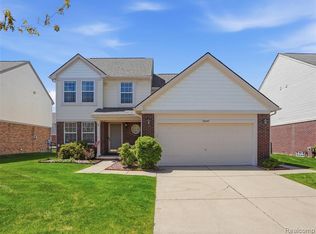 38257 Plumhollow Dr, Sterling Heights, MI 48312