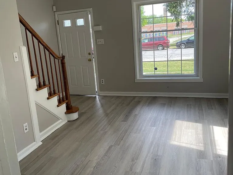 5137 W Keefe Ave — Photo 12