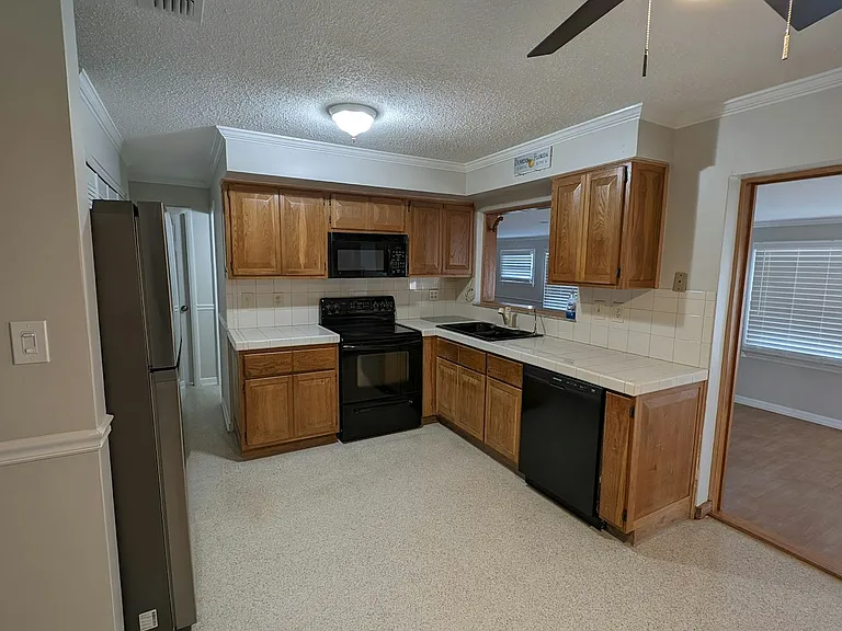 1580 Andover Dr — Photo 44
