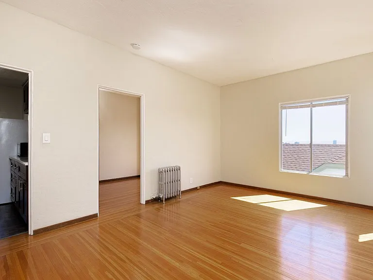 848 Vermont St — Photo 6